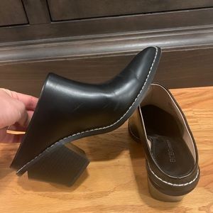 BCBG mule